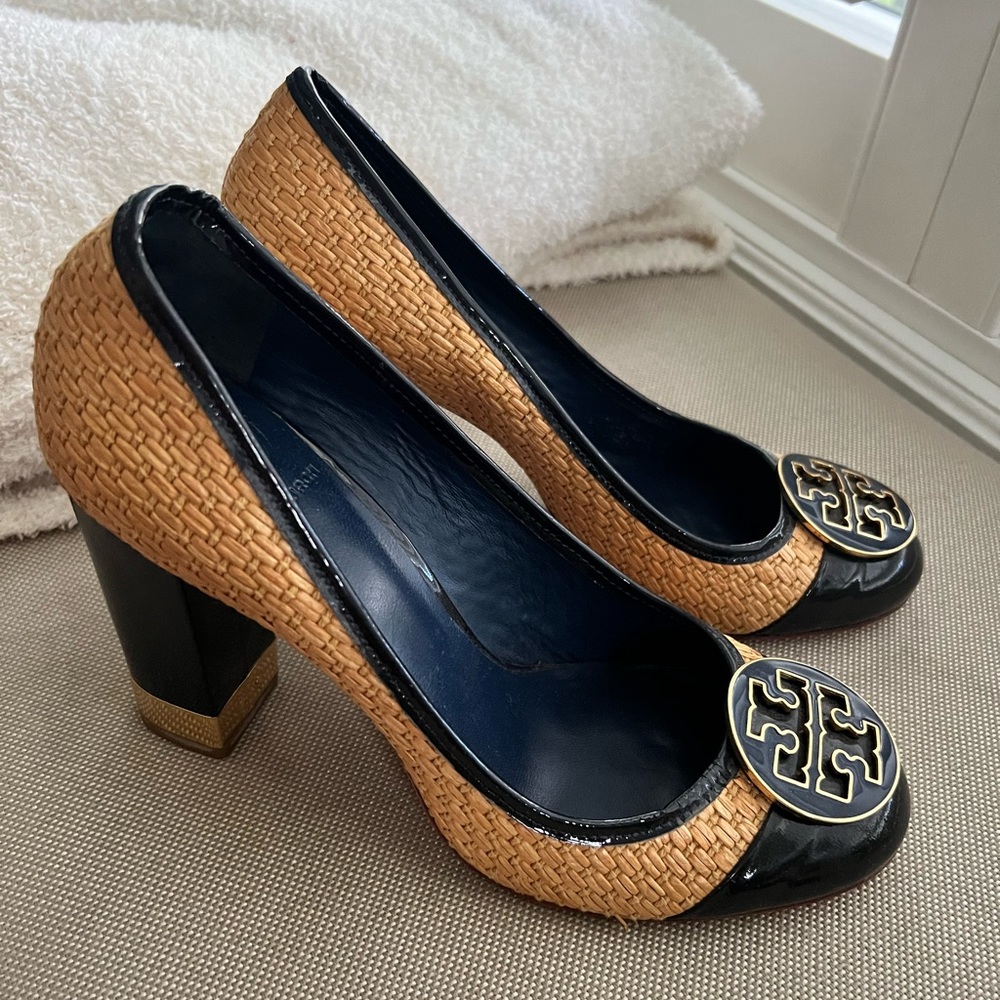 Size 8 1/2 Tory Burch Heels: great condition